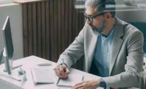 Accounts Receivable Outsourcing vs Automation
